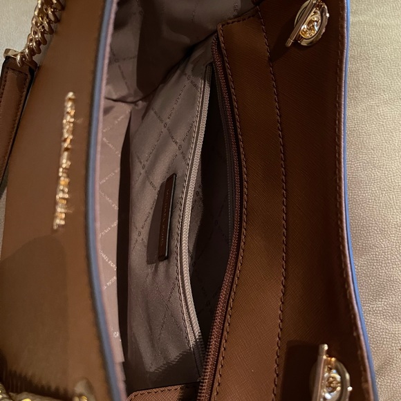 Michael kors purse - Picture 5 of 7